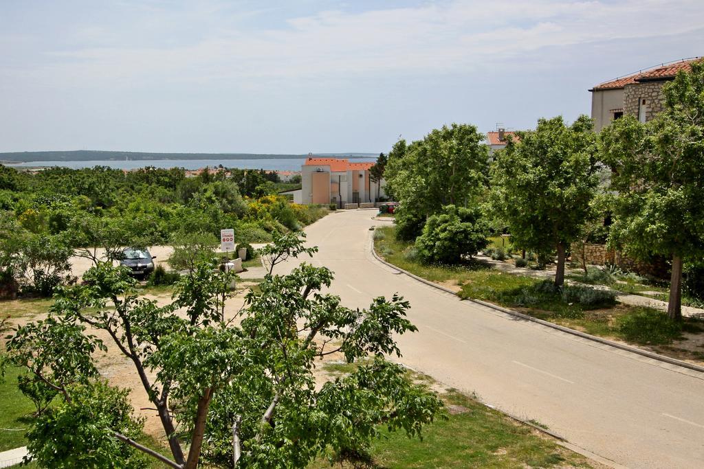 Apartmani Ruza Novalja Eksteriør billede