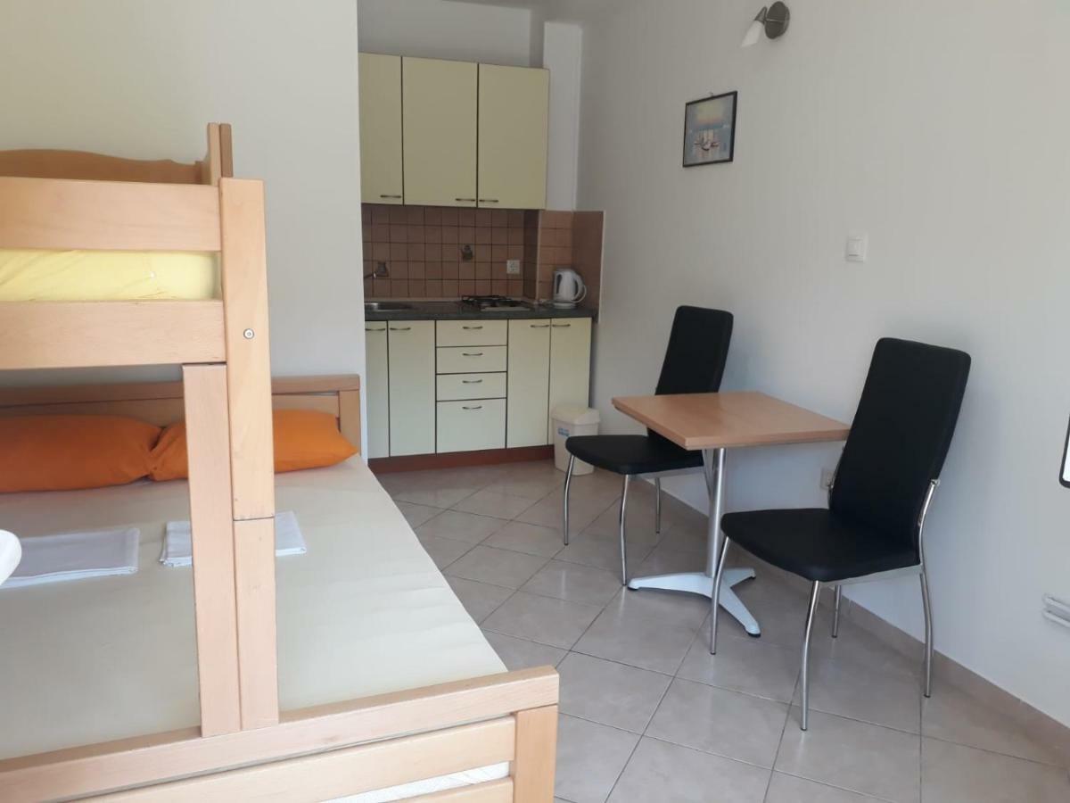 Apartmani Ruza Novalja Eksteriør billede
